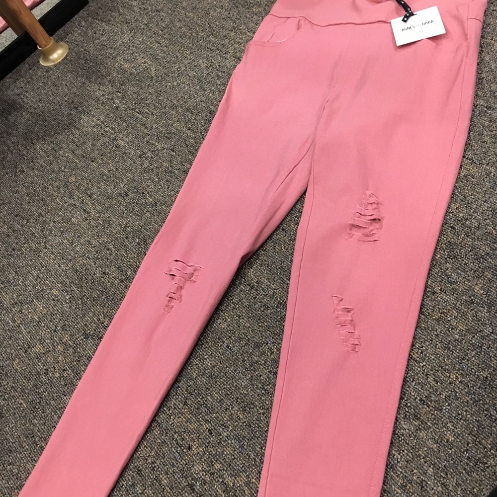 Agnes & Dora Distressed Jegging NWT